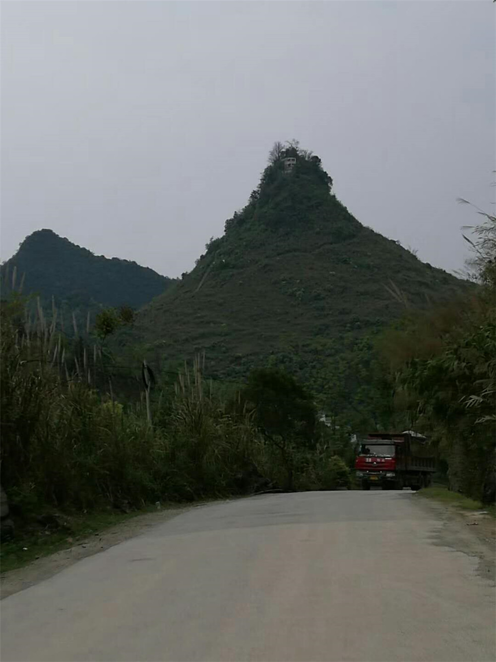 靖西龙邦口岸金鸡山